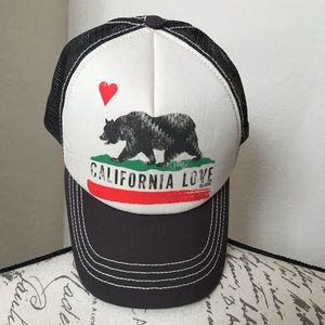 Woman’s Trucker Billiabong Hat
